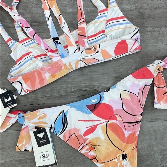 ☀️RIP CURL☀️ BLOSSOM REVERSIBLE CROP BLOSSOM TIE SIDE CHEEKY BIKINI SET - Picture 13 of 16